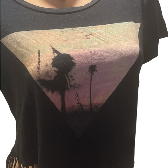 Chic Black Fringe Graphic Tee - Picture 4 of 12